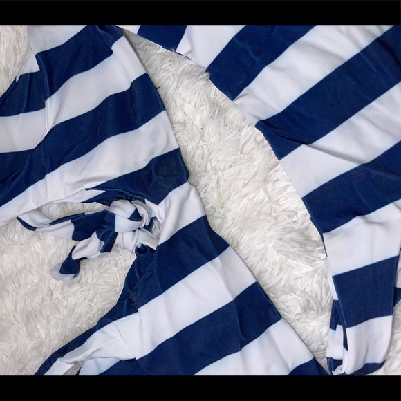 Blue and white 2 piece bikini sets. - Picture 4 of 4